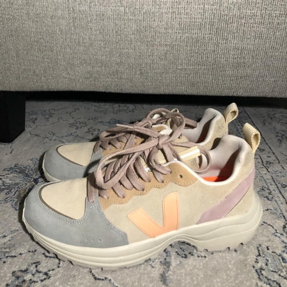 Veja Women's Sneakers in Beige and Gray - Picture 5 of 11